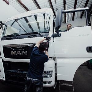 Professionelle Fahrzeugreinigung und Aufbereitung in Hamburg