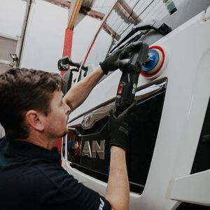 Professionelle Fahrzeugreinigung und Aufbereitung in Hamburg