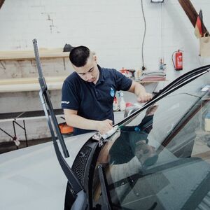 Professionelle Fahrzeugreinigung und Aufbereitung in Hamburg