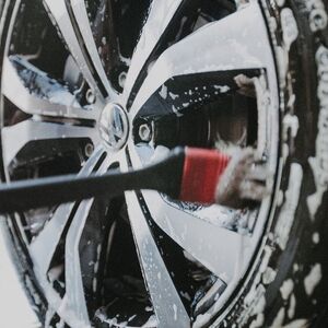 Professionelle Fahrzeugreinigung und Aufbereitung in Hamburg