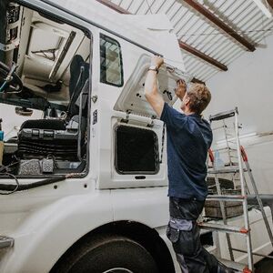 Professionelle Fahrzeugreinigung und Aufbereitung in Hamburg