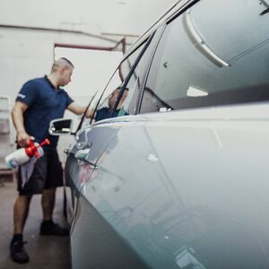 Professionelle Fahrzeugreinigung und Aufbereitung in Hamburg